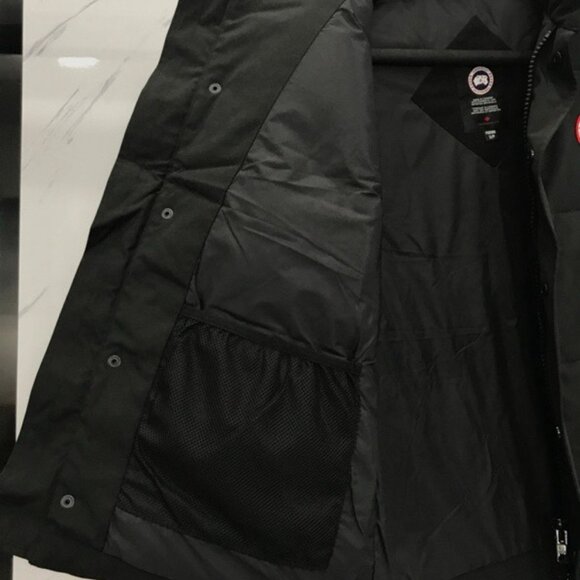 Canada Goose Men's Black Down Vest - Picture 4 of 5